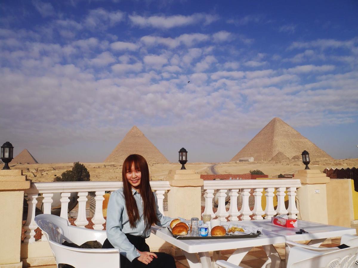 Royal Pyramids 2*