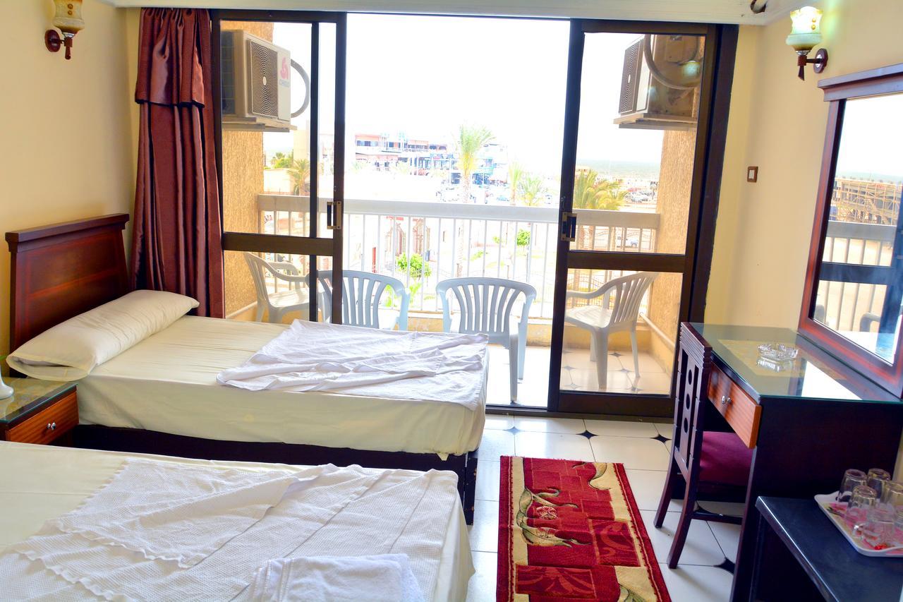 Hotel & 3*