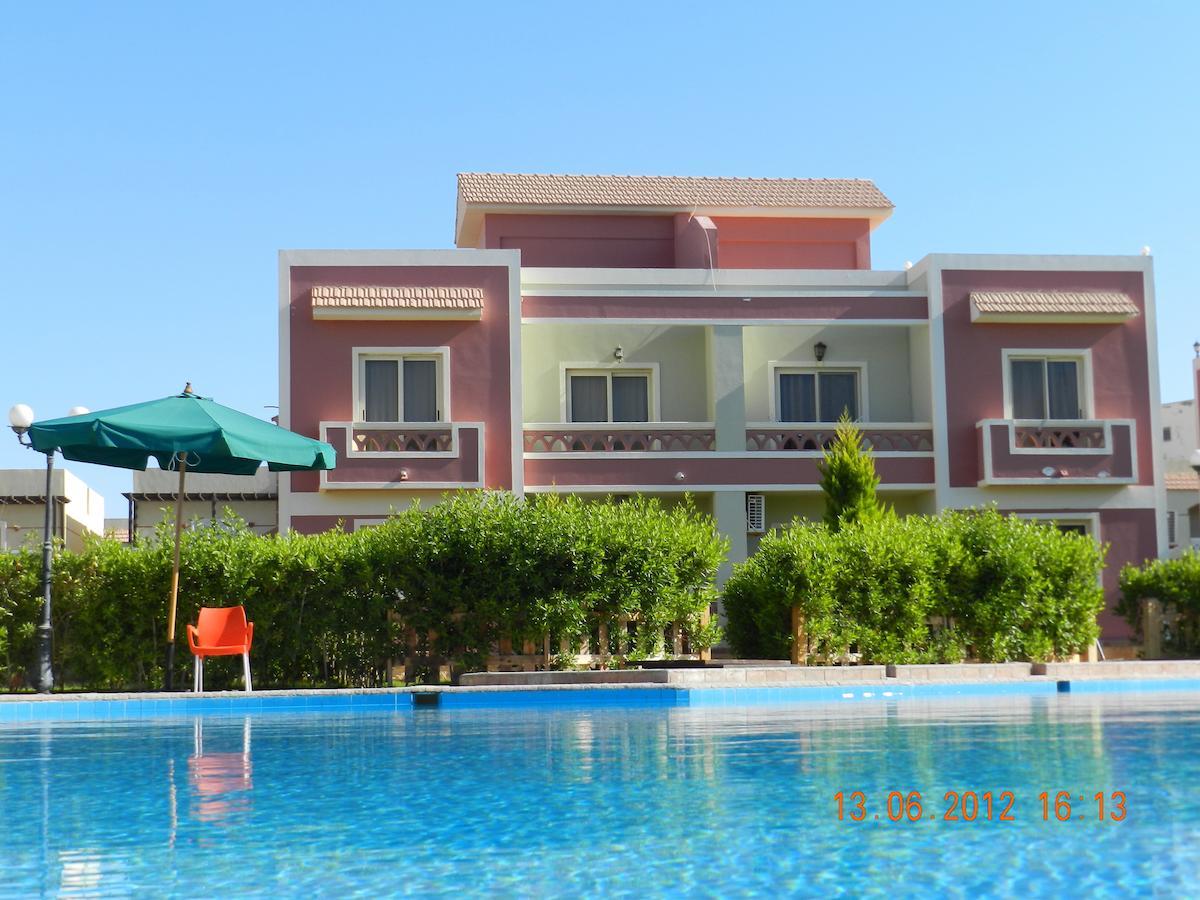 Resort Marseilia 2 Families Only