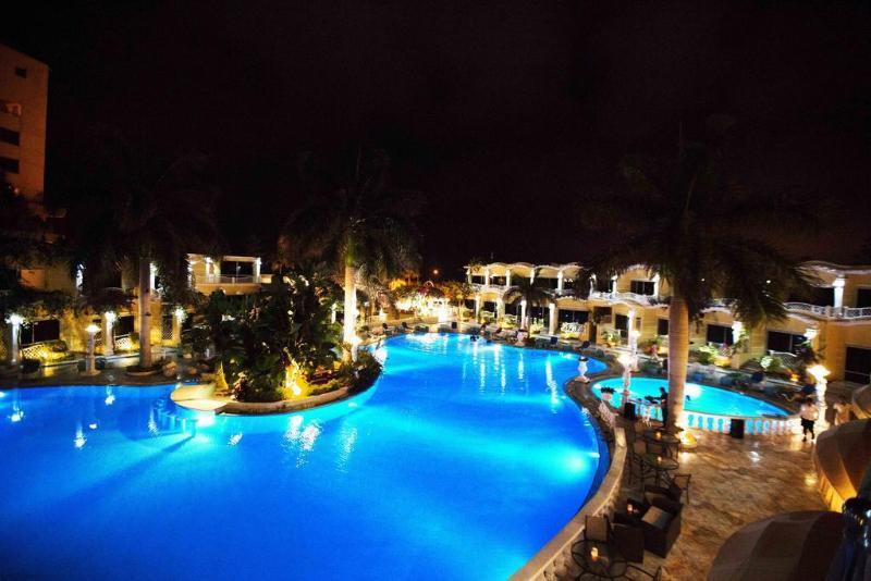 Paradise 4*