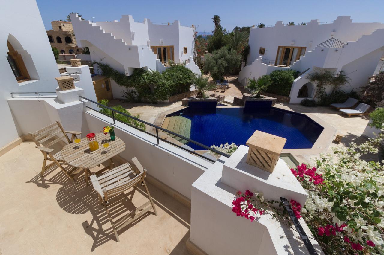 Red C * Dahab