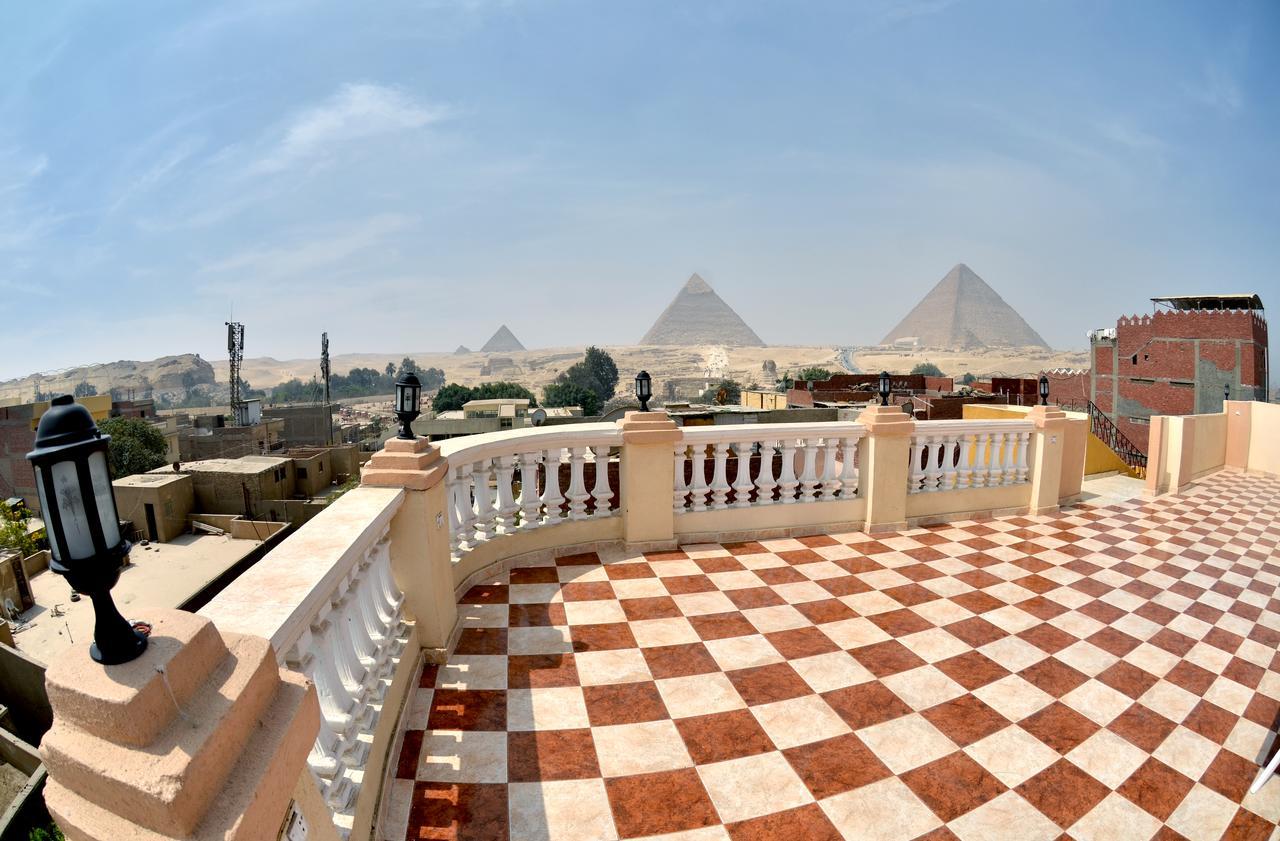 Royal Pyramids 2*