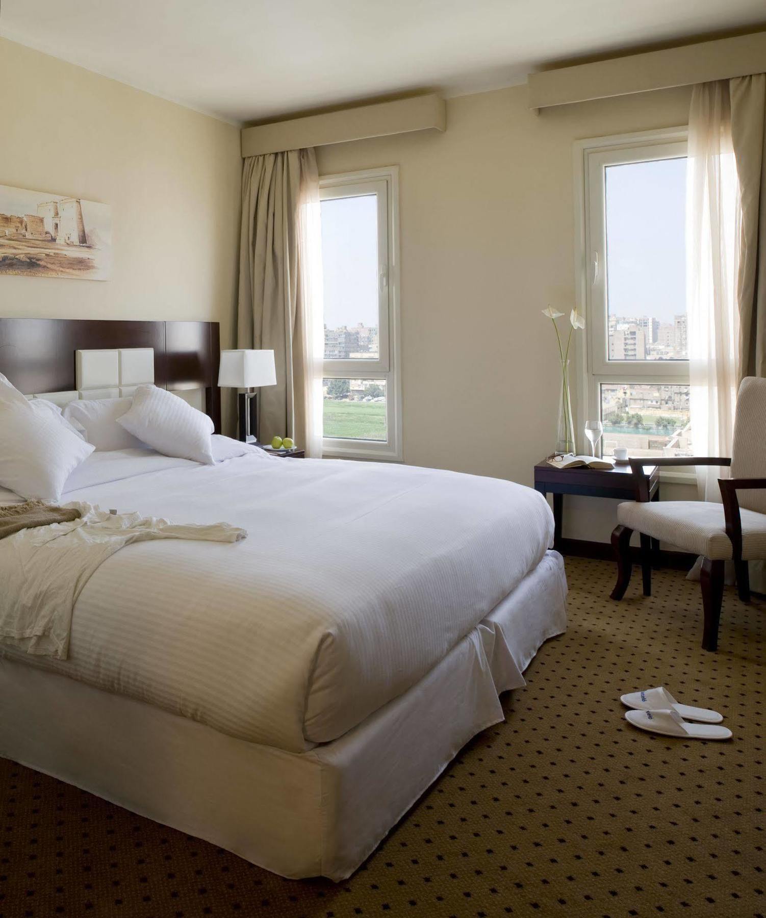 Hotel Barcelo Cairo Pyramids 4*
