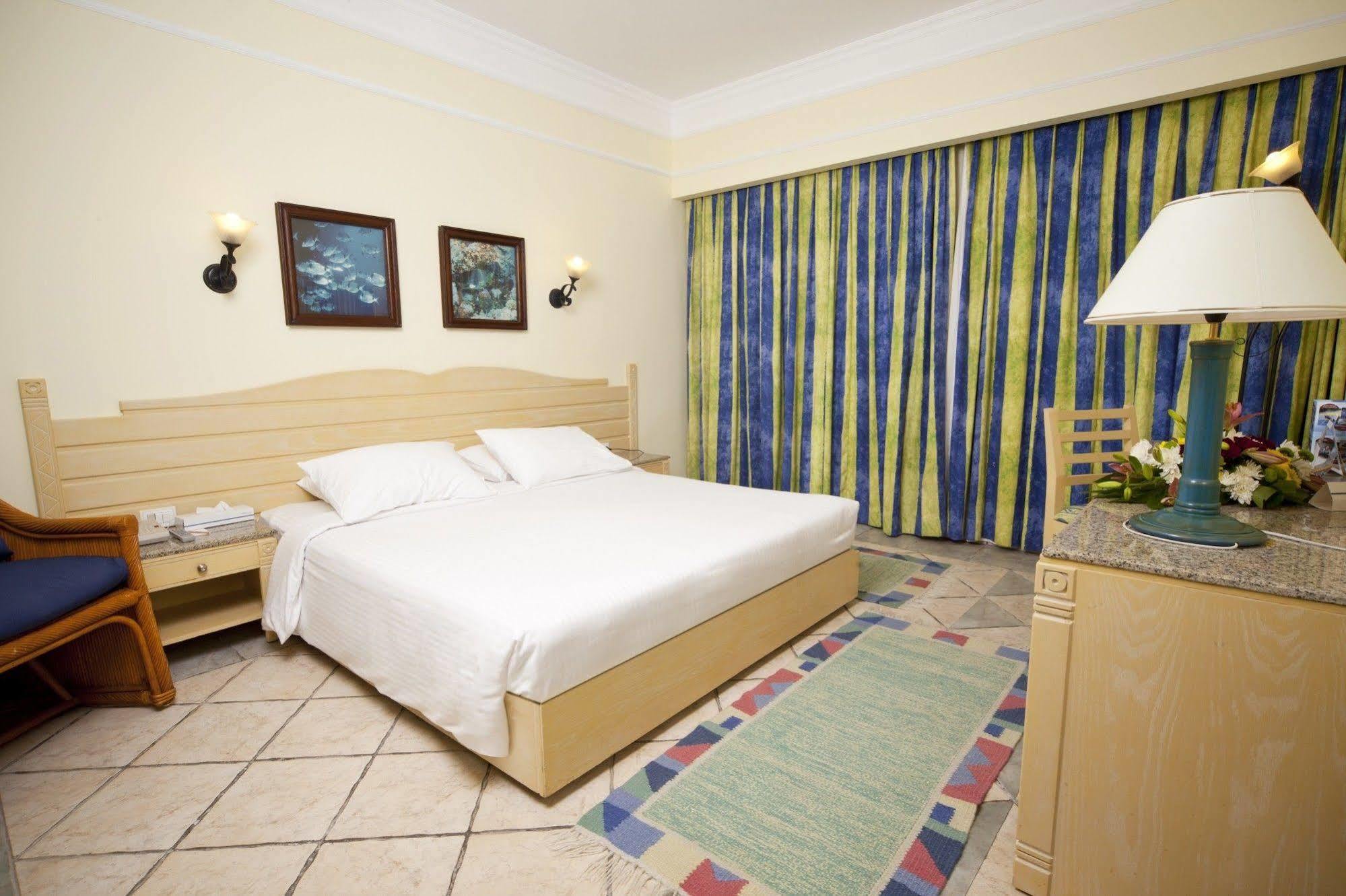 Resort Coral Tiran 4*