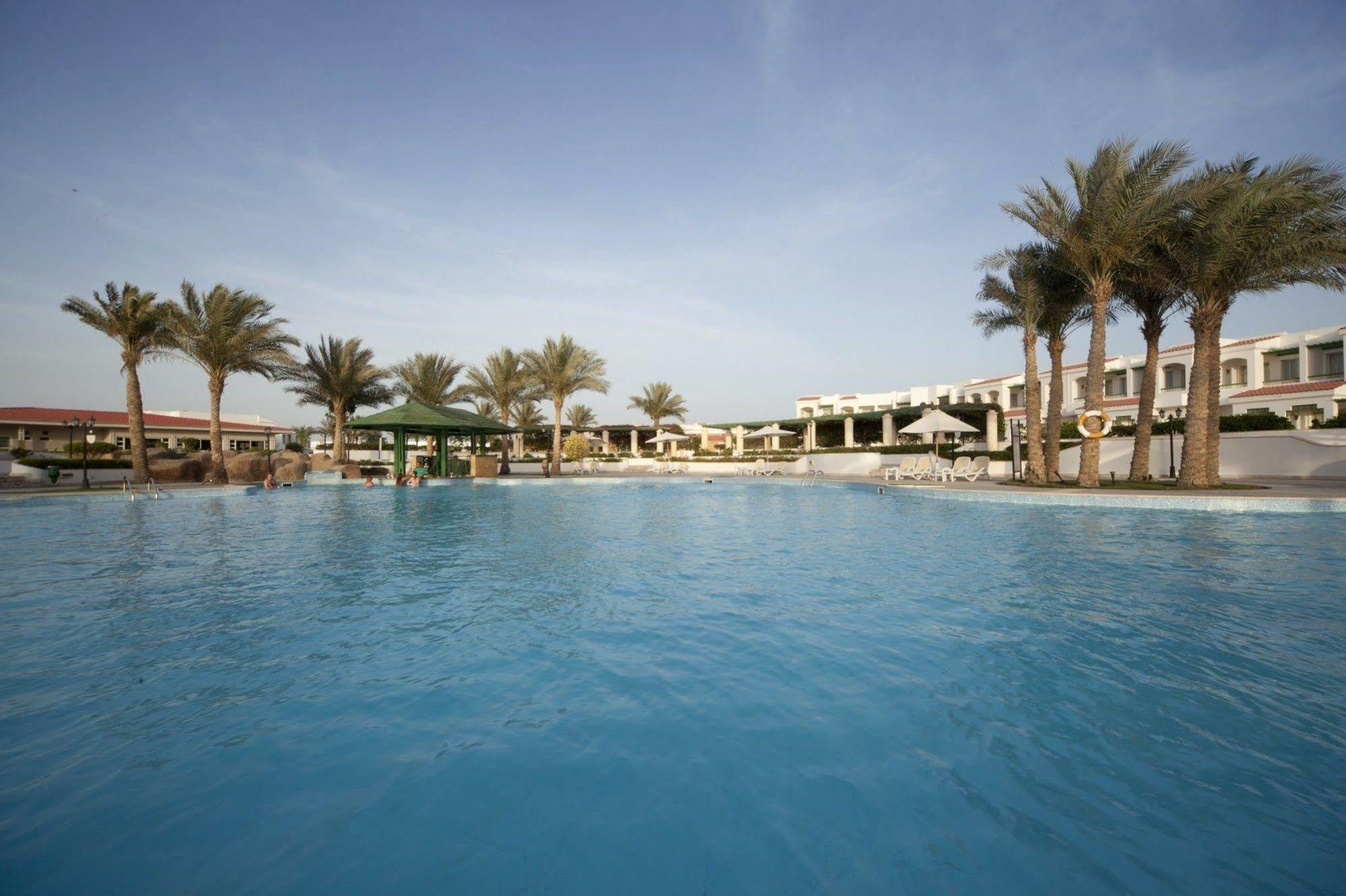 Coral Tiran Resort
