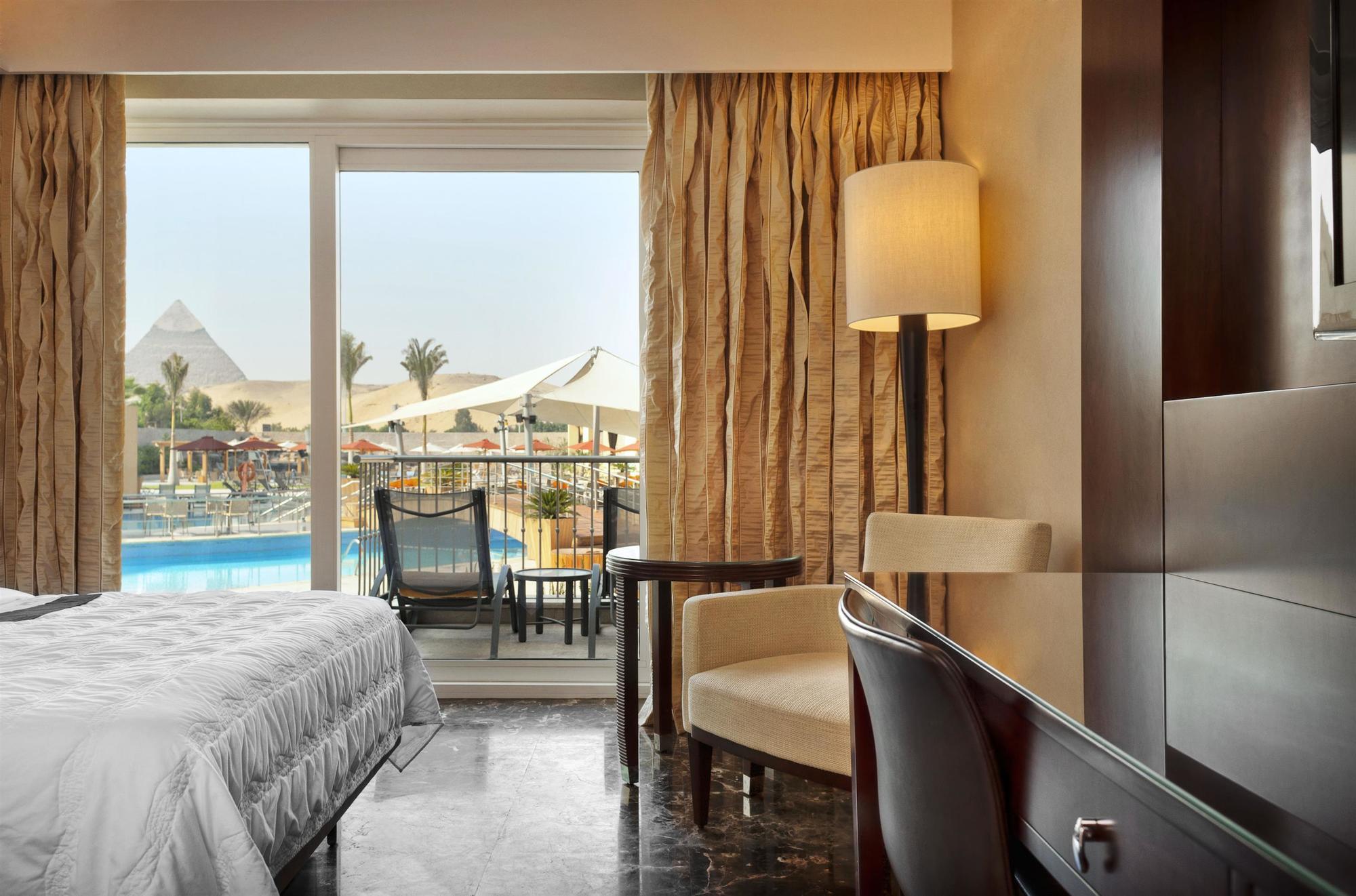 Le Meridien Pyramids & Spa Hotel 5*