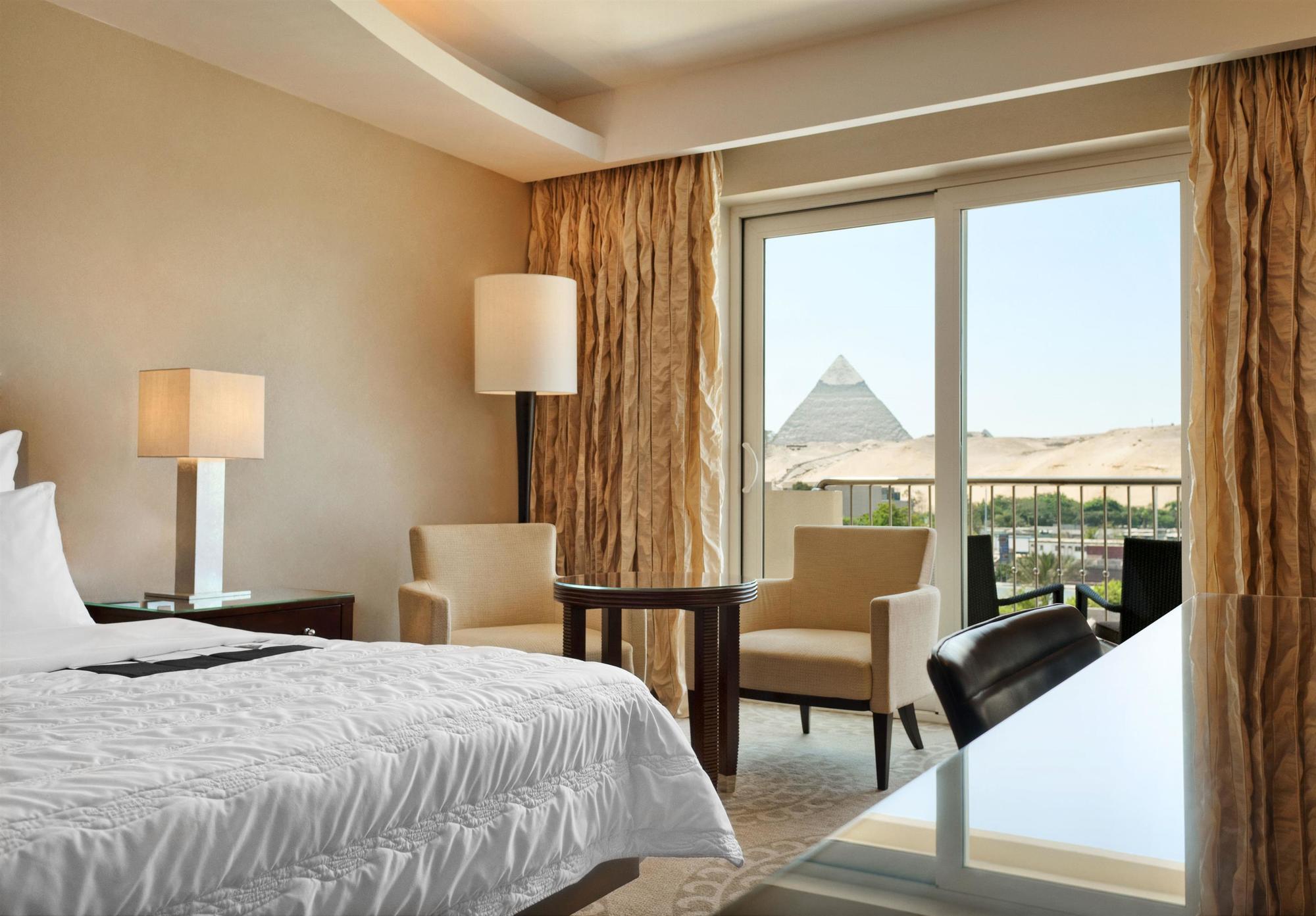 Le Meridien Pyramids & Spa Hotel 5*