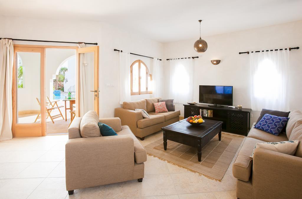Red C Villa