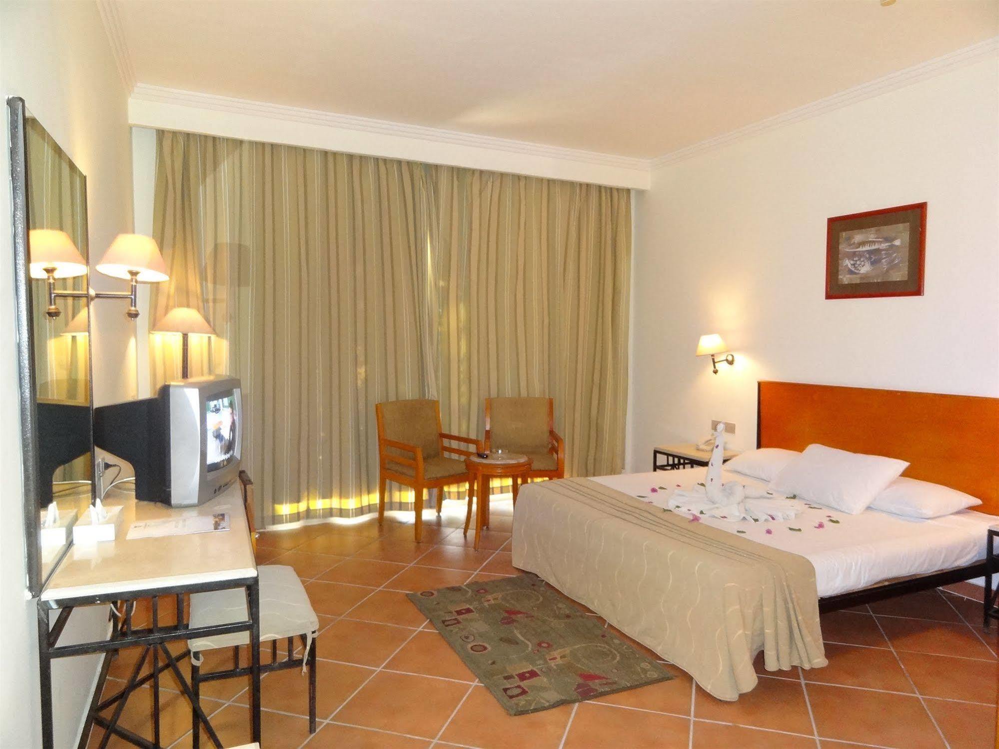 Resort Luna 3*