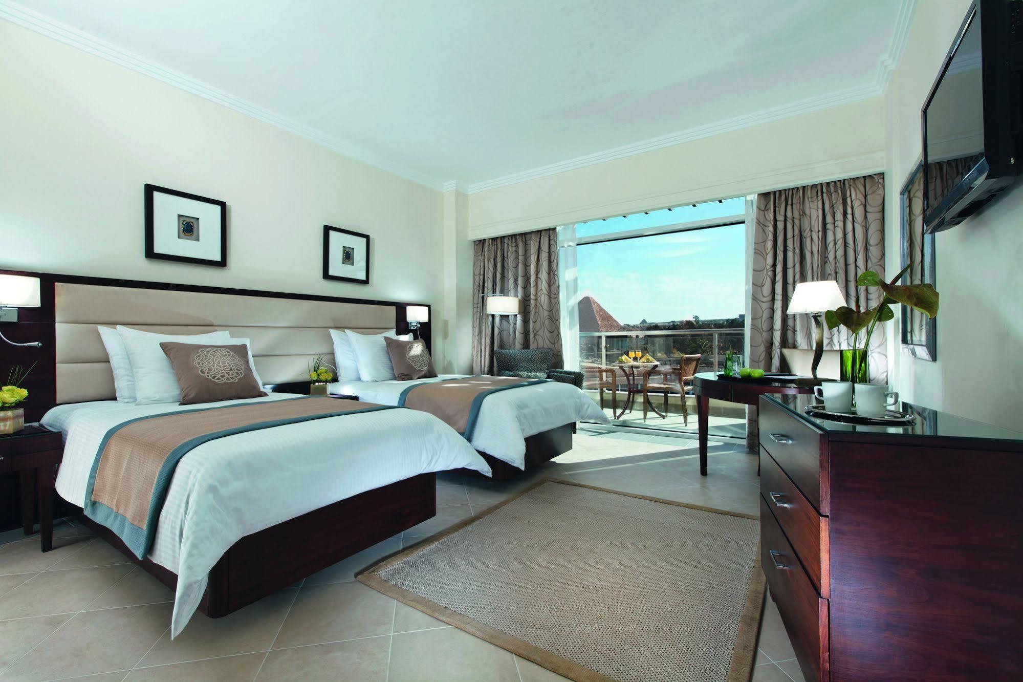 Hotel Cairo Pyramids 5*