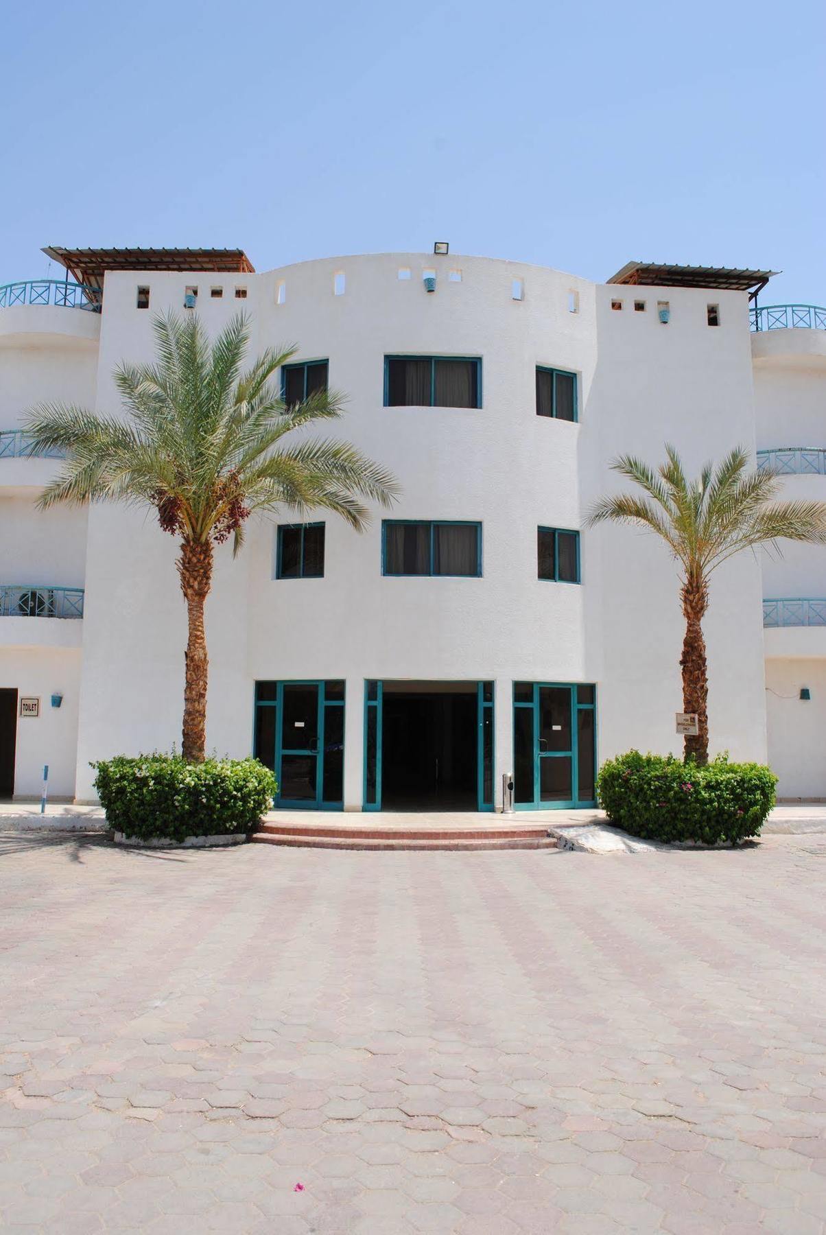 Cliff Hotel