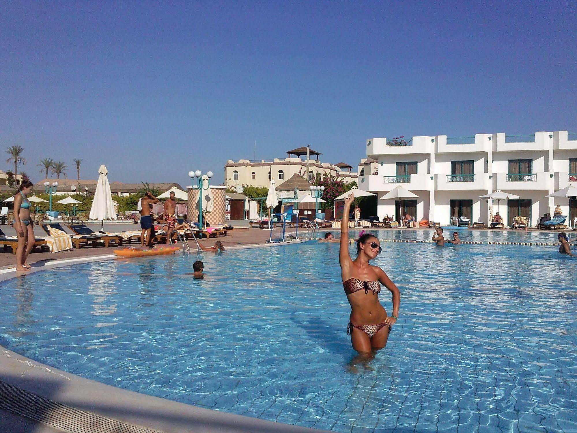 Cliff Hotel 2*
