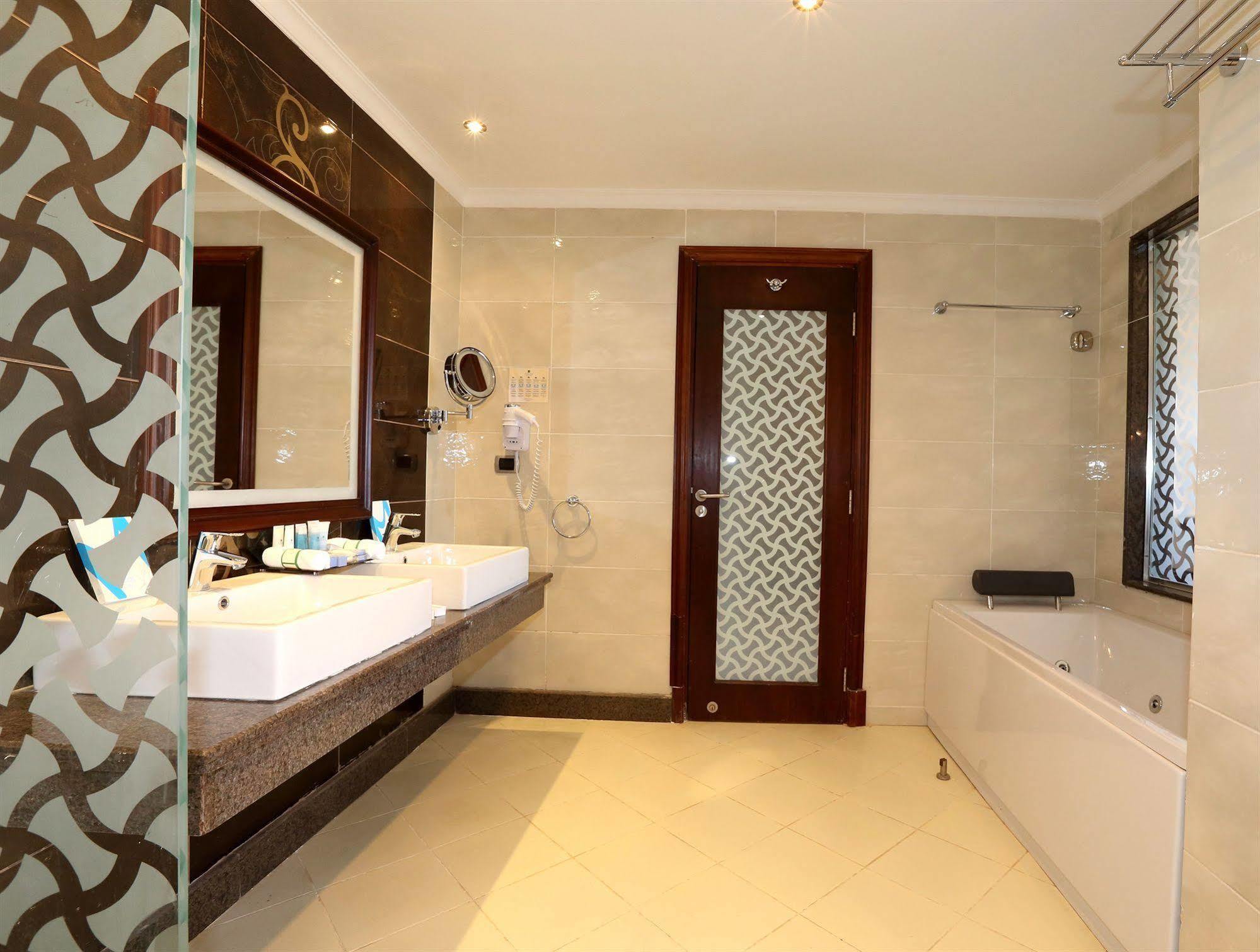 Complex Rehana Prestige Luxury &