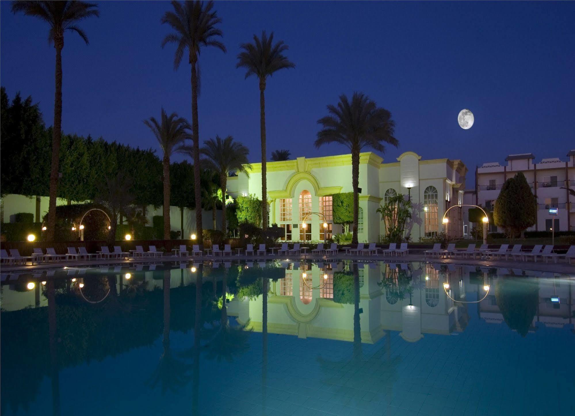 Cataract Pyramids Hotel