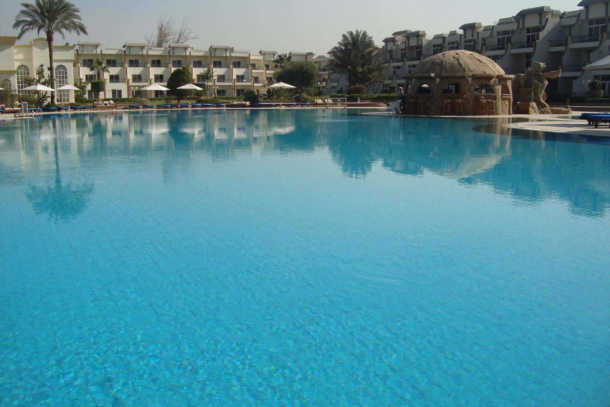 Cataract Pyramids Hotel Kafrat al Jabal