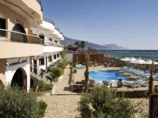 Coral Coast Resort