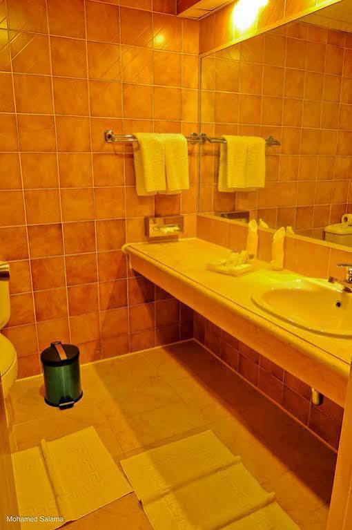 Resta 4*