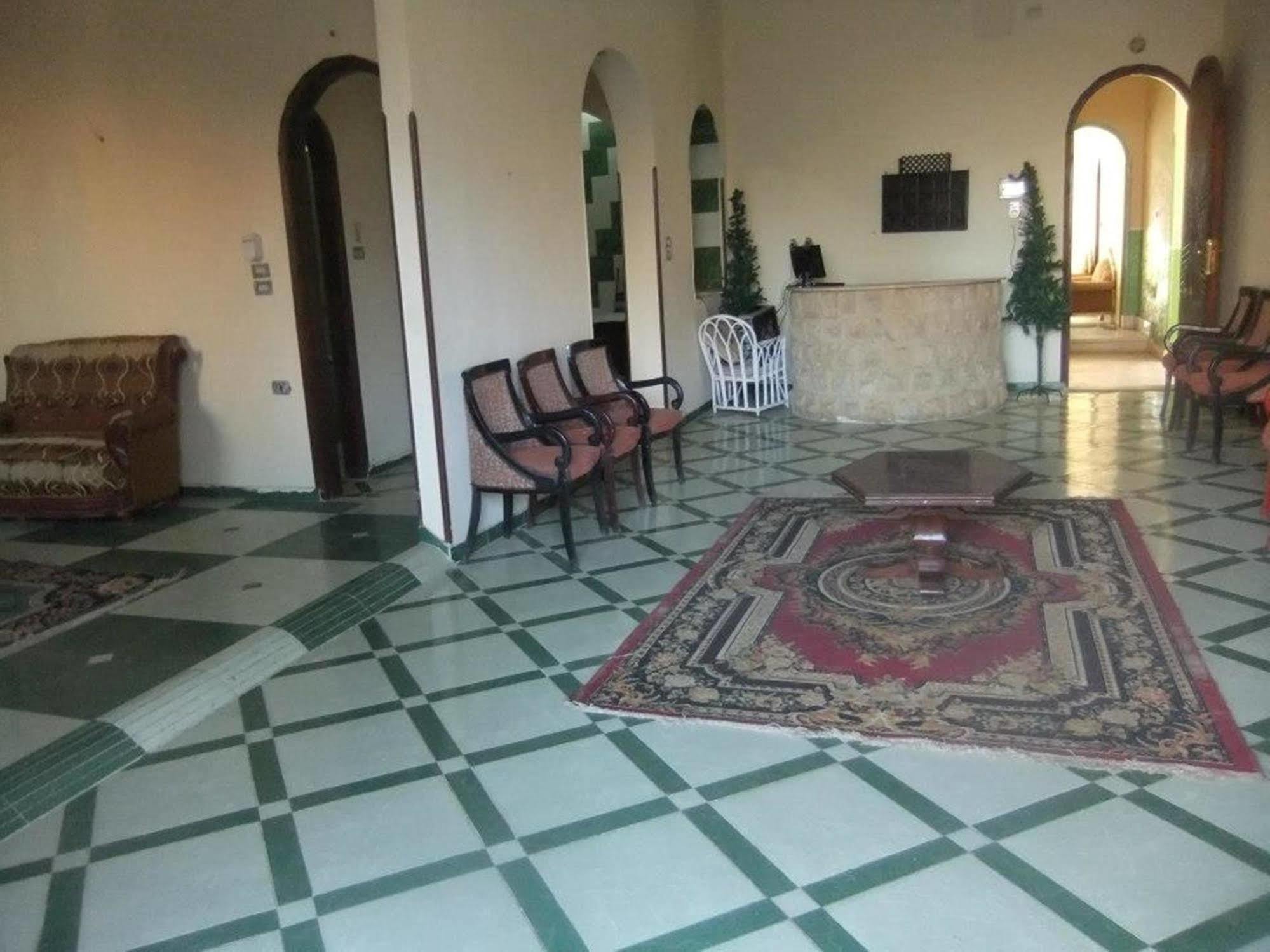 Queen Palace *