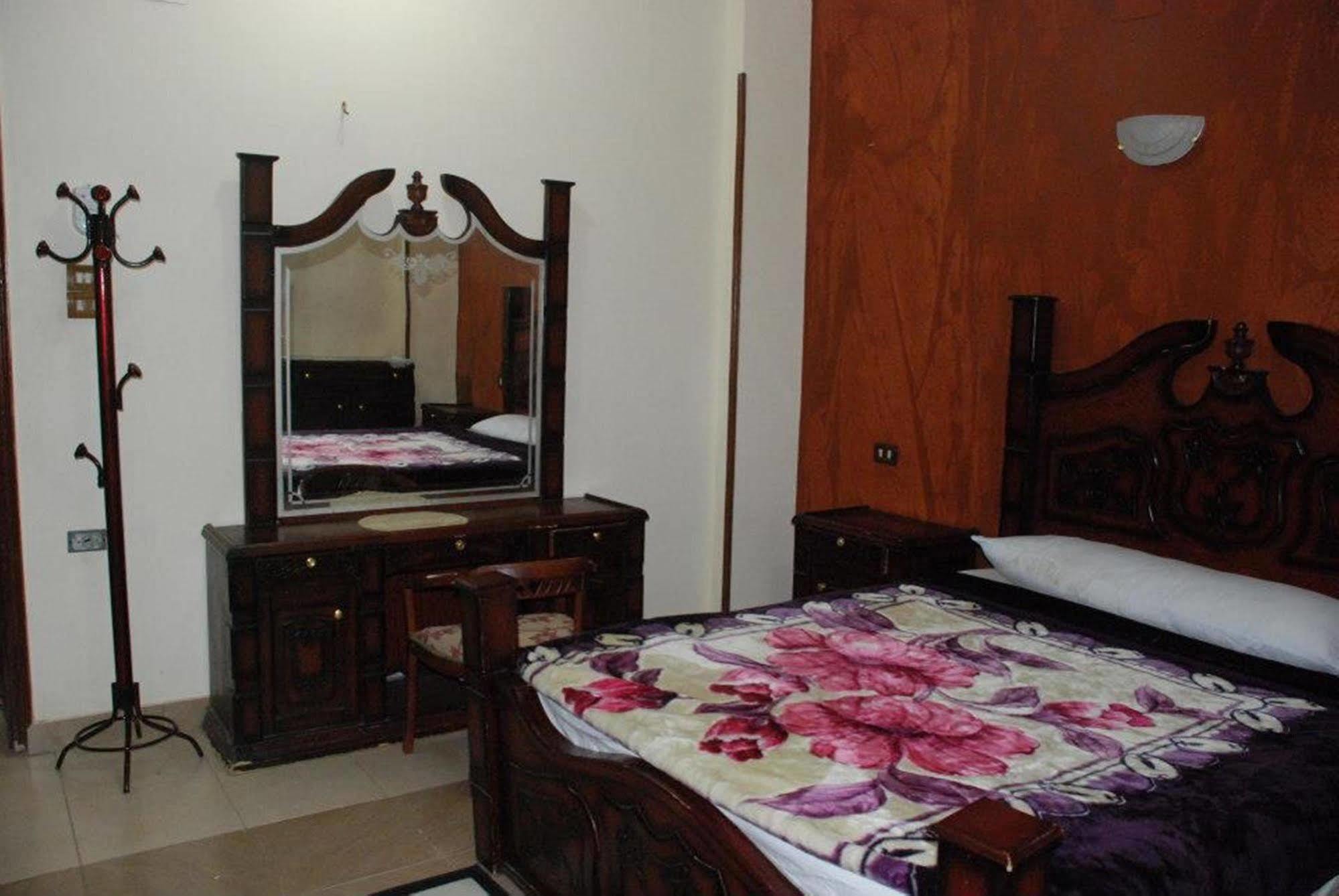Queen Palace Hotel