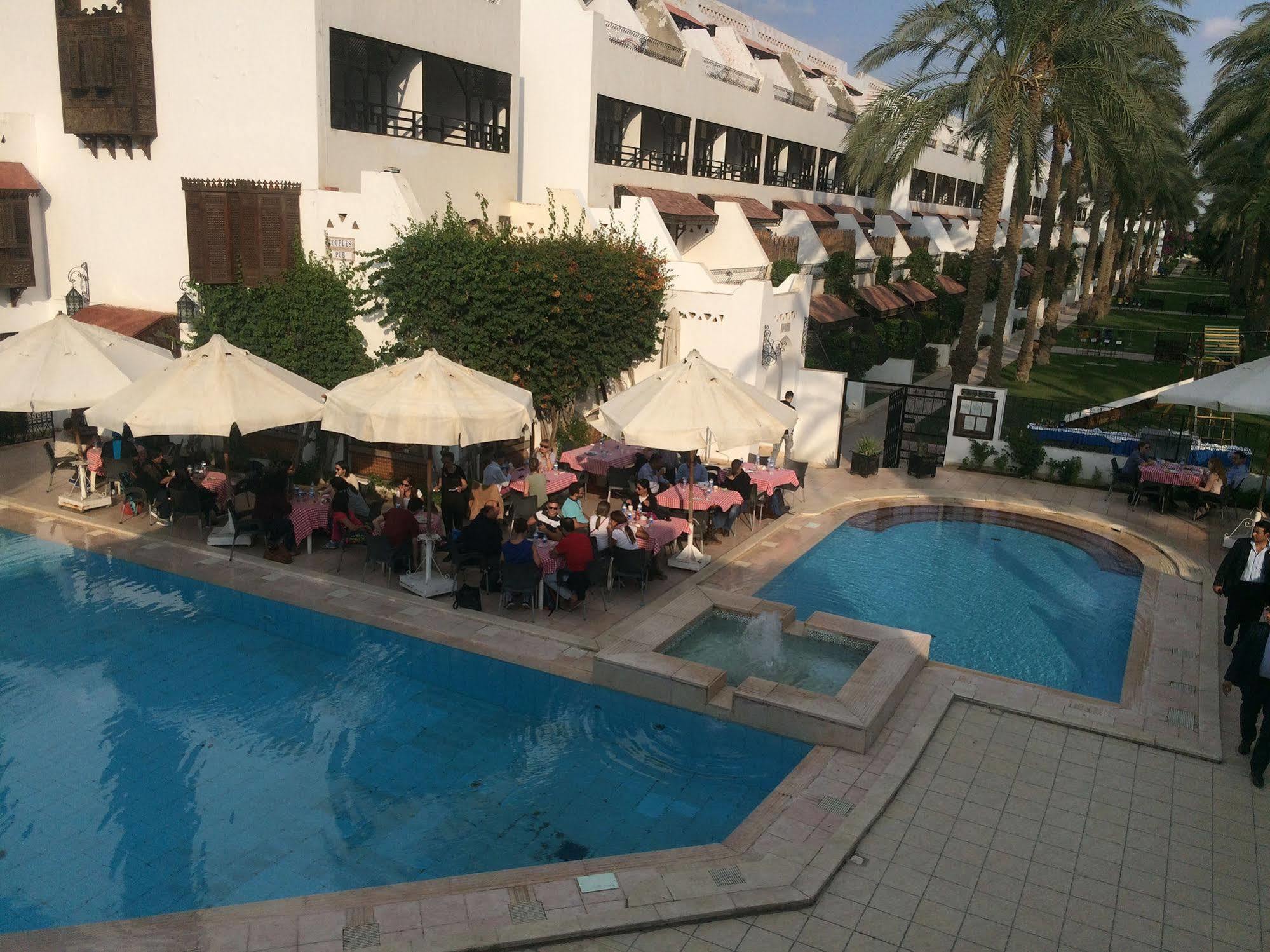 Six Corners 3* Abu Sultan