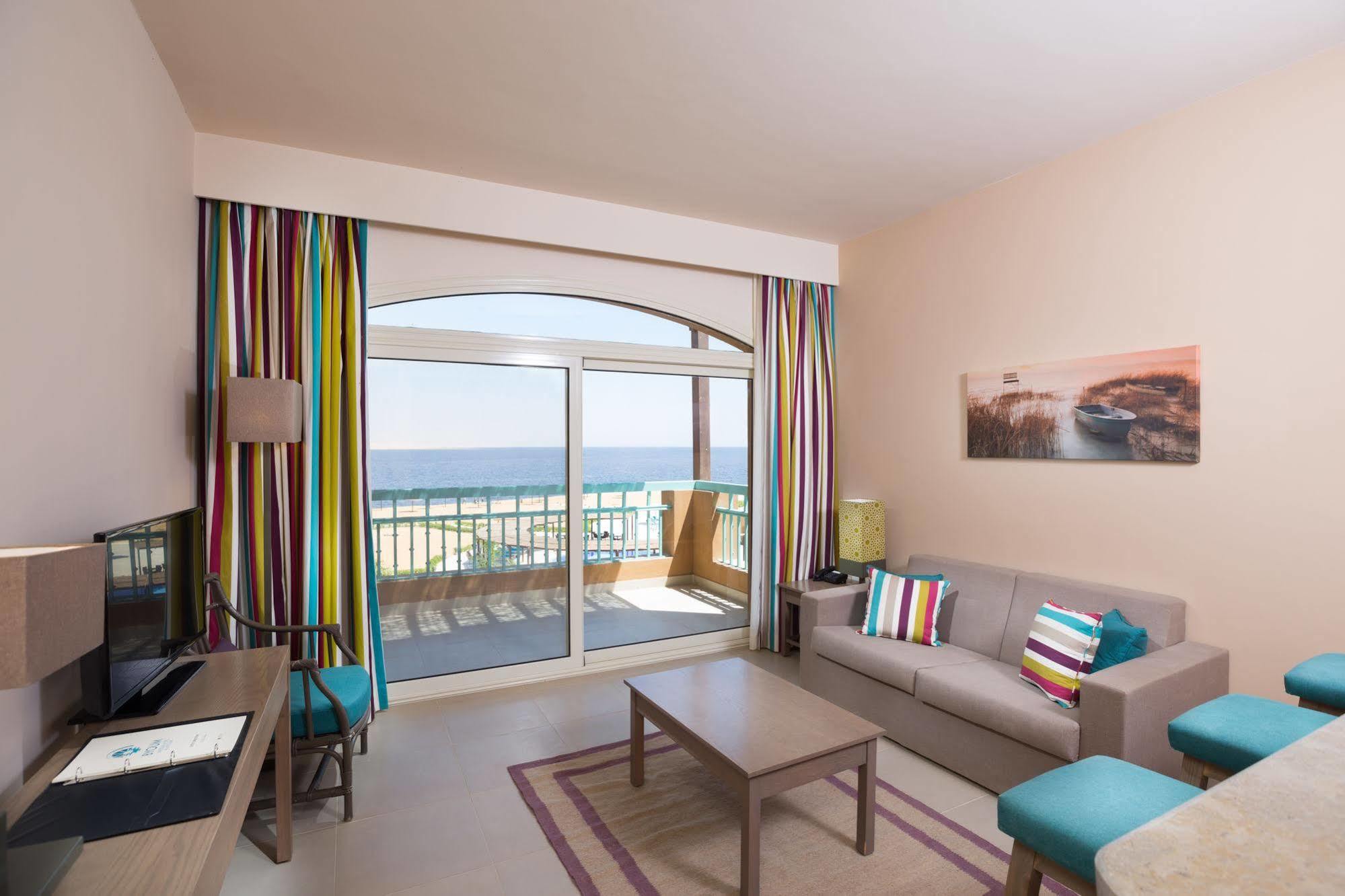 Resort Byoum Lakeside Qaryat at Ta'mir as Siyahiyah