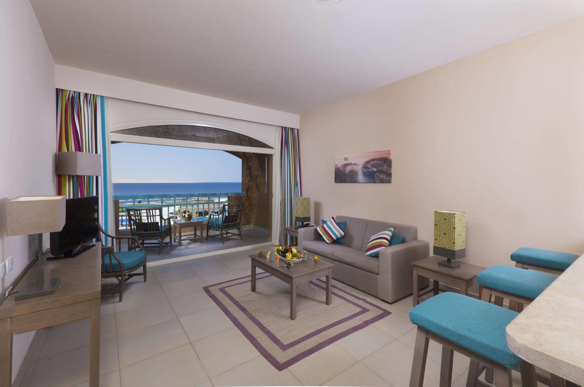 Byoum Lakeside Resort 3*