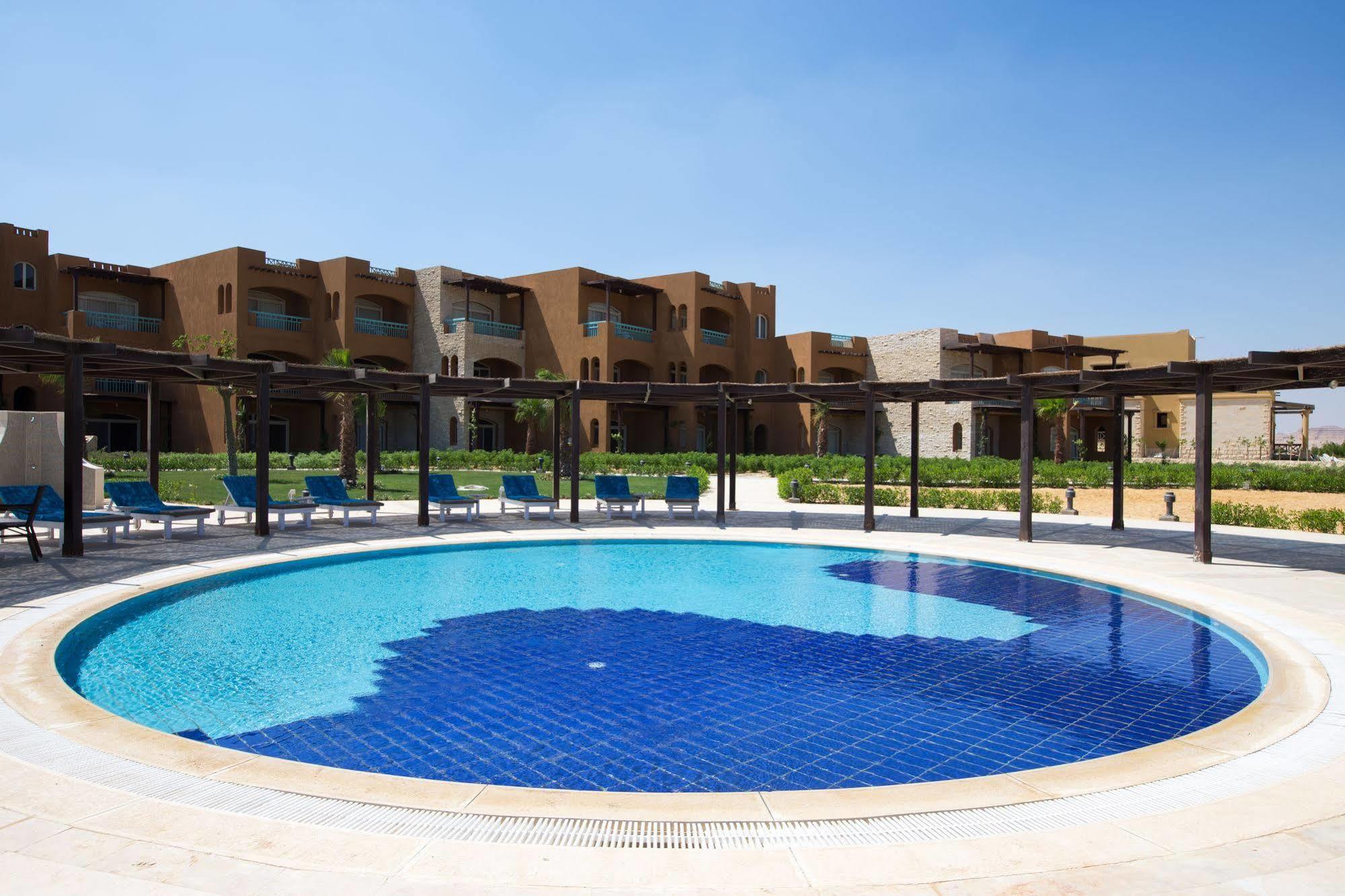 Byoum Lakeside Resort 3*