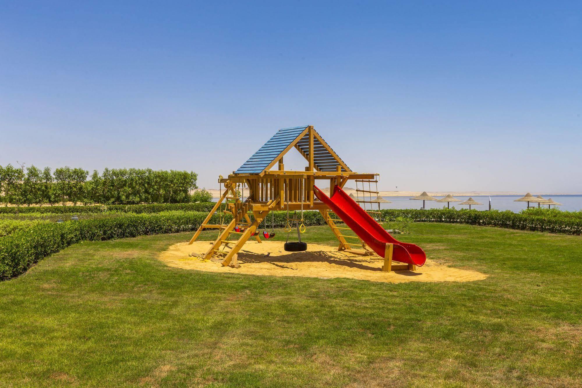 Resort Byoum Lakeside Qaryat at Ta'mir as Siyahiyah