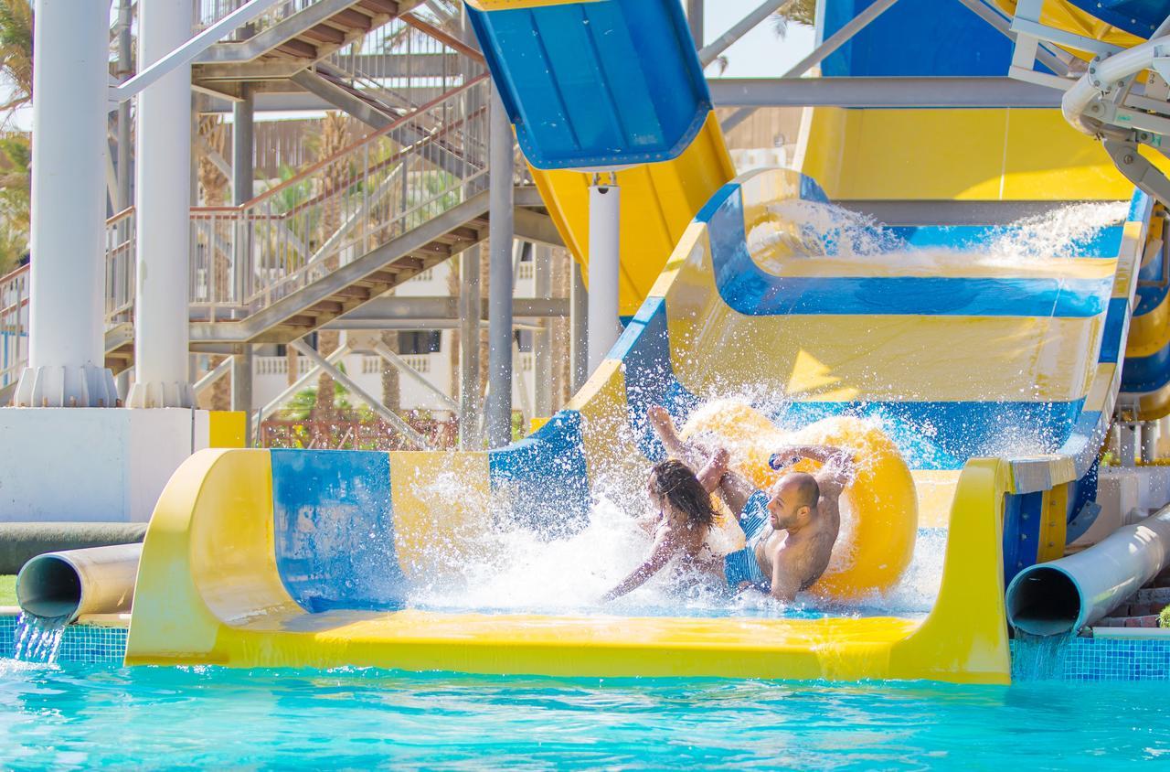 Emerald Aqua Park City Resort 5*