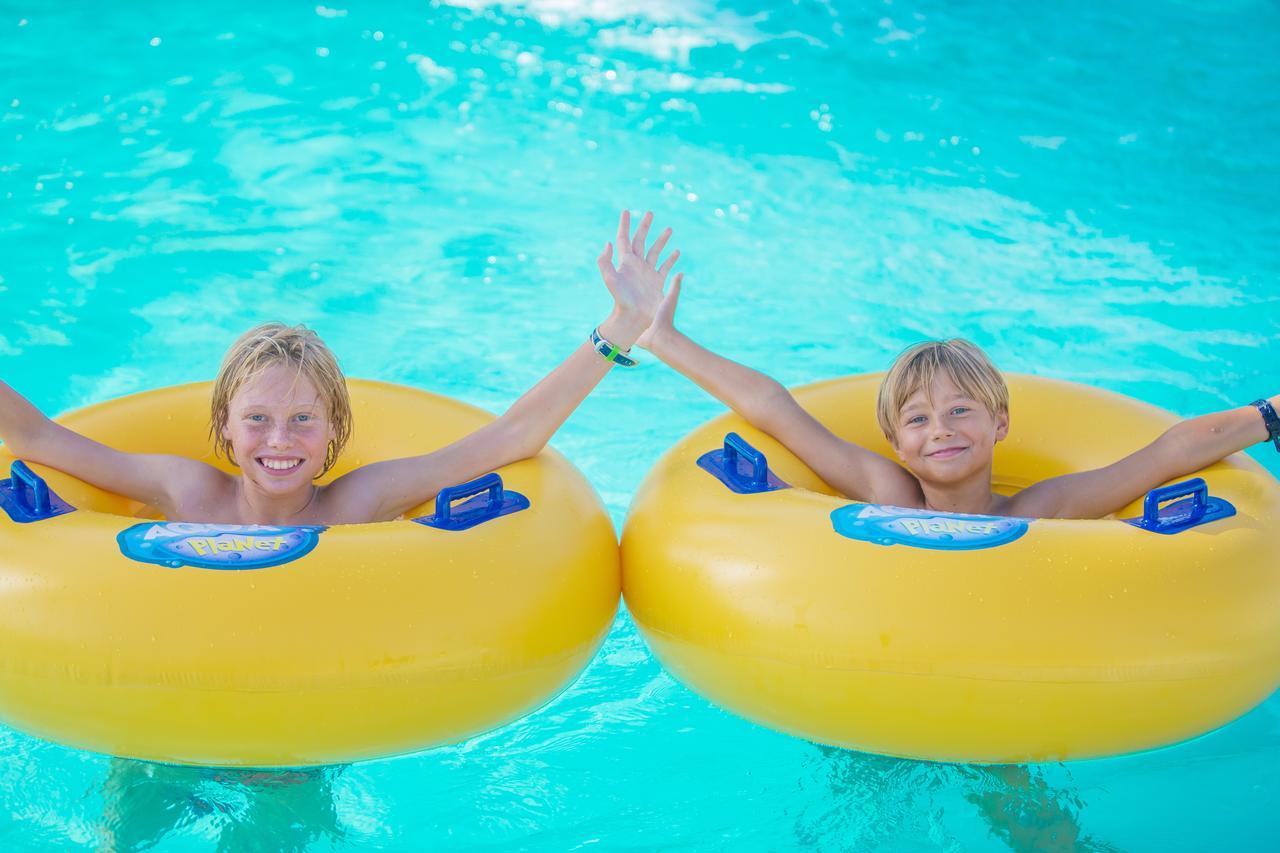 Emerald Aqua Park City 5*