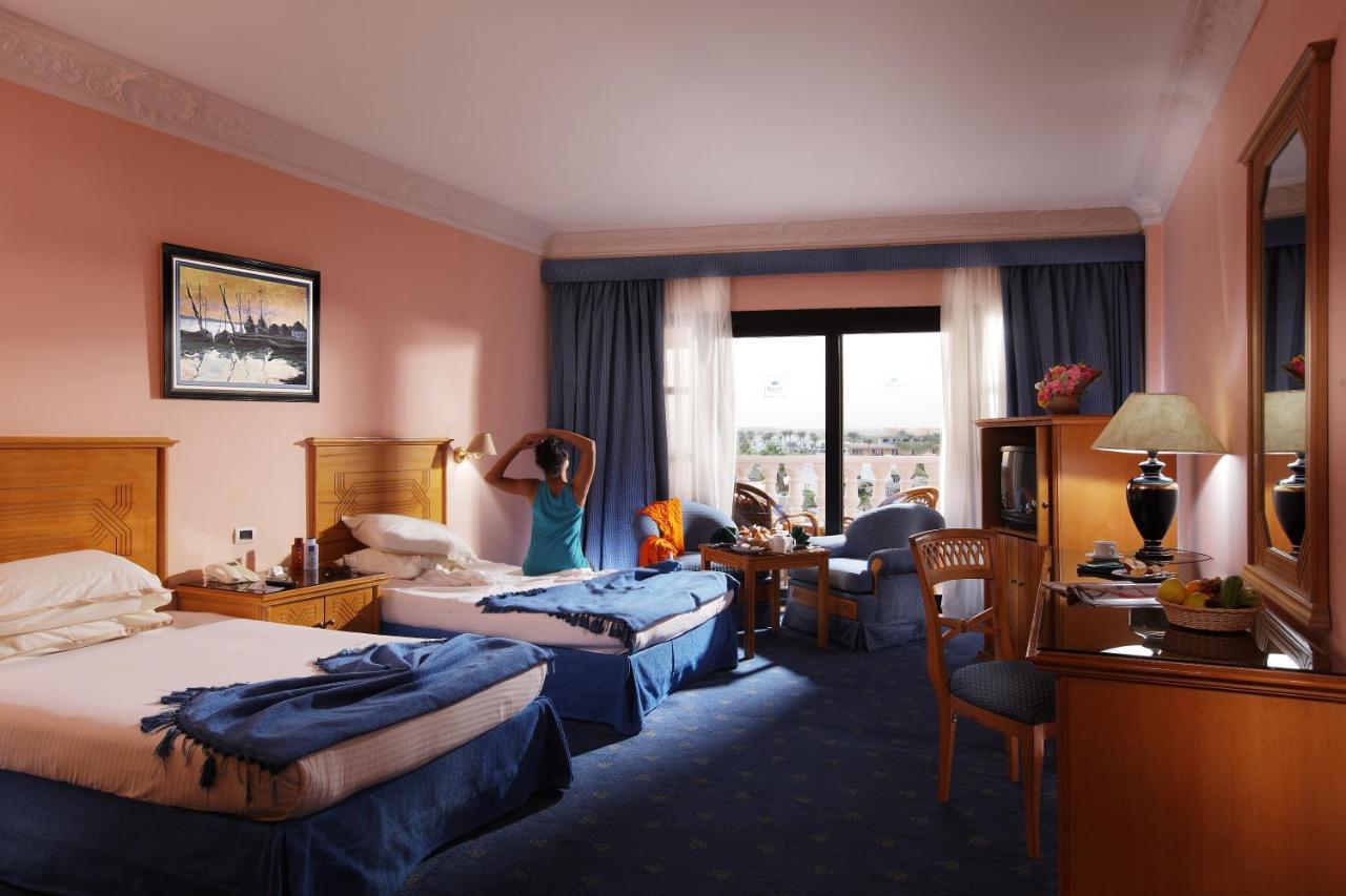Resort Emerald Aqua Park City 5*