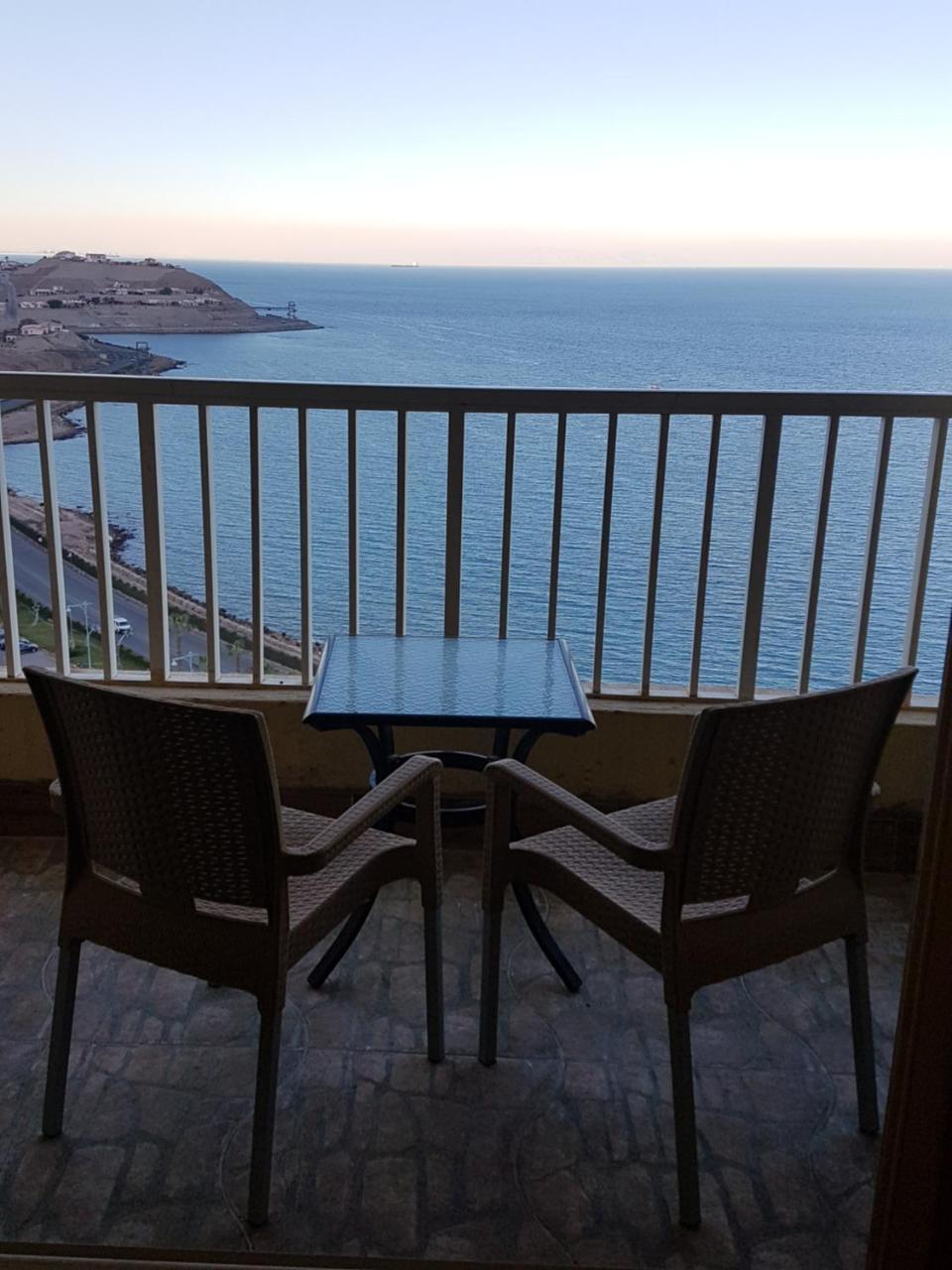 At Porto Sokhna Pyramids - Chalet