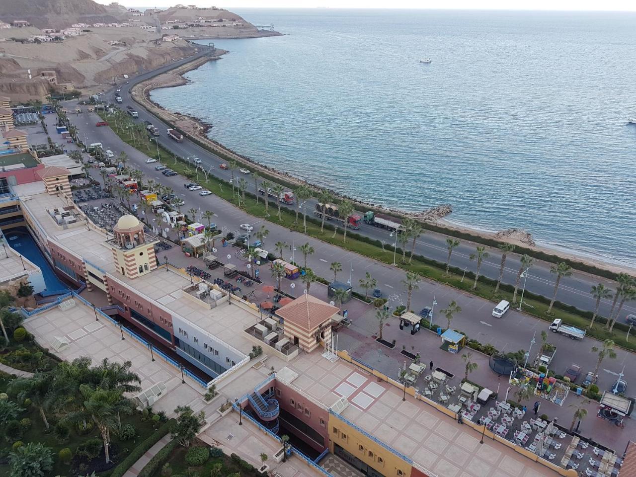 At Porto Sokhna Pyramids - Chalet Ain Sukhna