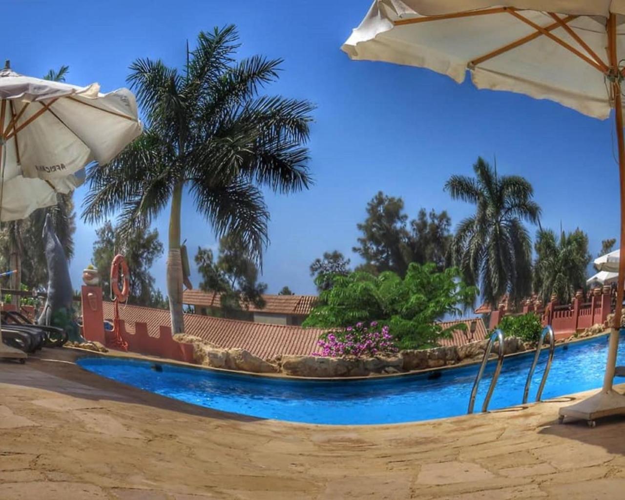 Africana & Resort