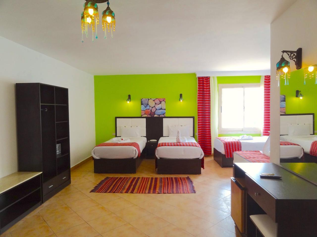 Naama Blue 3*