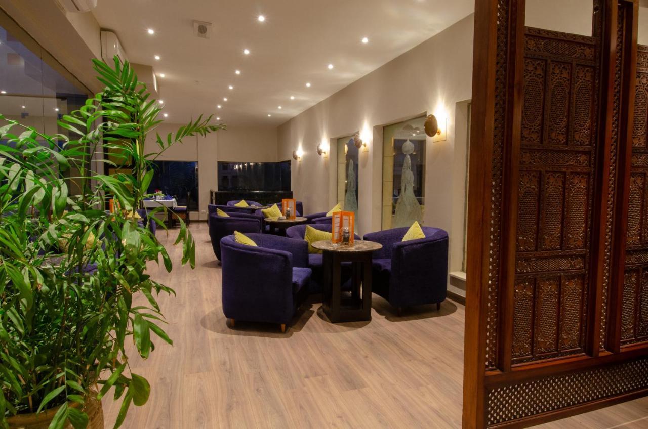 Hotel Swiss Pyramids Golf 5*