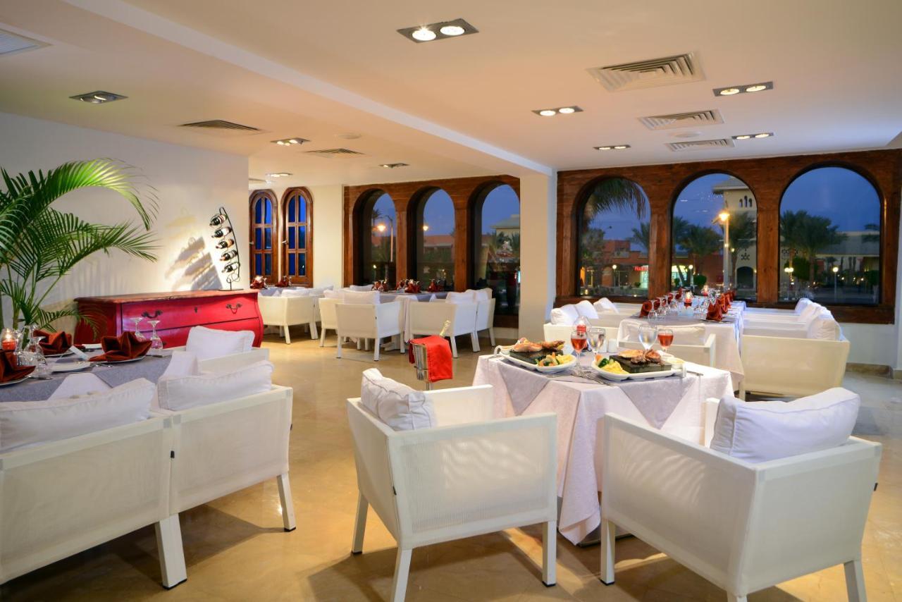 Coral Sea Aqua Club