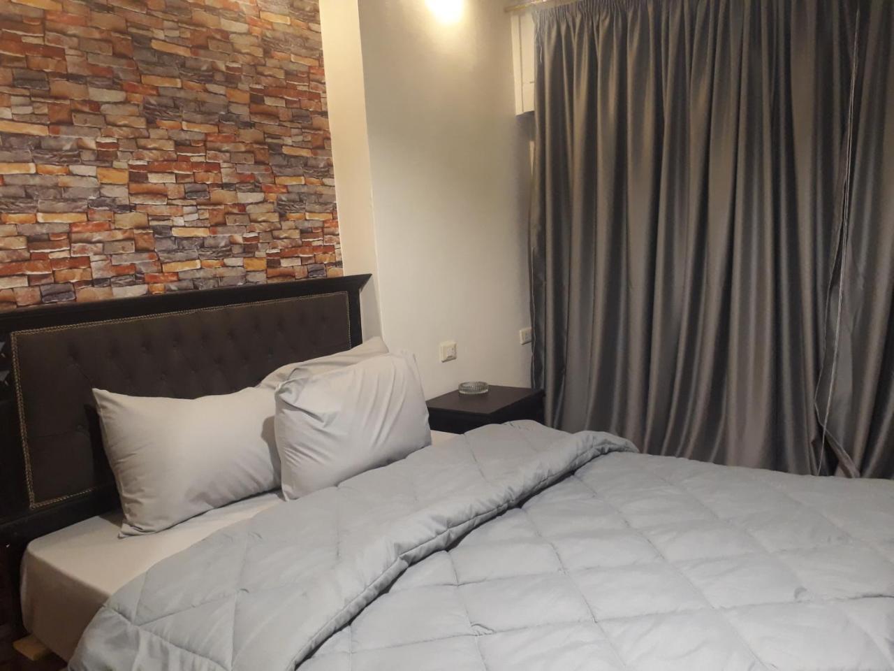 Castle Hostel *