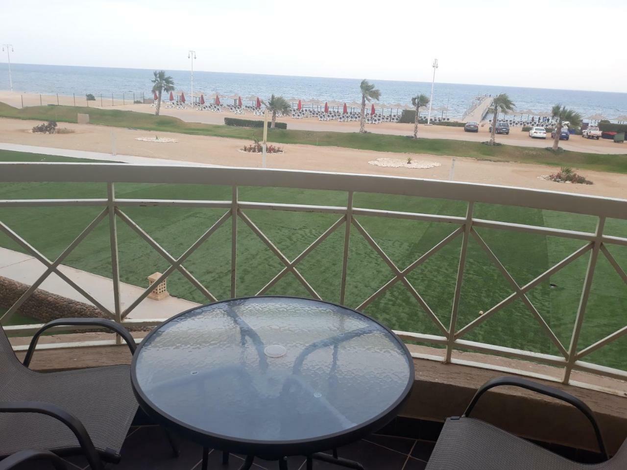 شاليهات عائلية صف اول علي البحر مباشرة بورتو ساوث - العين السخنة Chalet