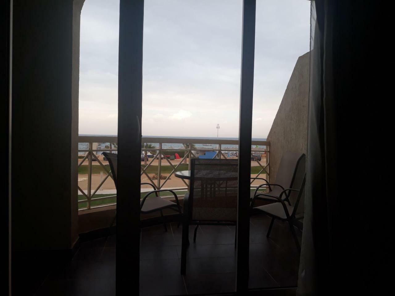 Chalet شاليهات عائلية صف اول علي البحر مباشرة بورتو ساوث - العين السخنة Ain Sukhna