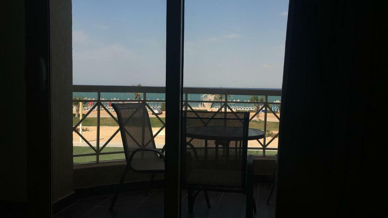 شاليهات عائلية صف اول علي البحر مباشرة بورتو ساوث - العين السخنة Chalet *