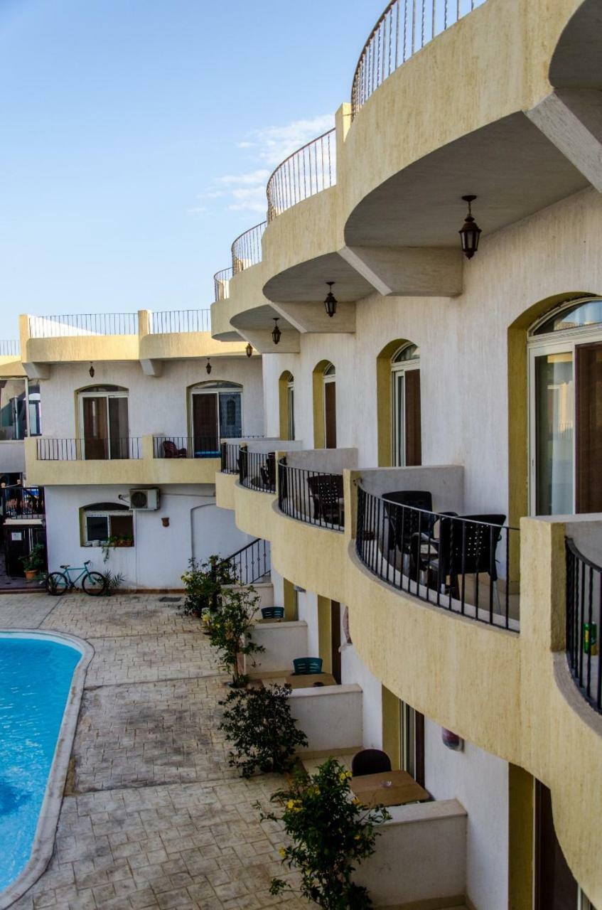 New Yalla Hotel *
