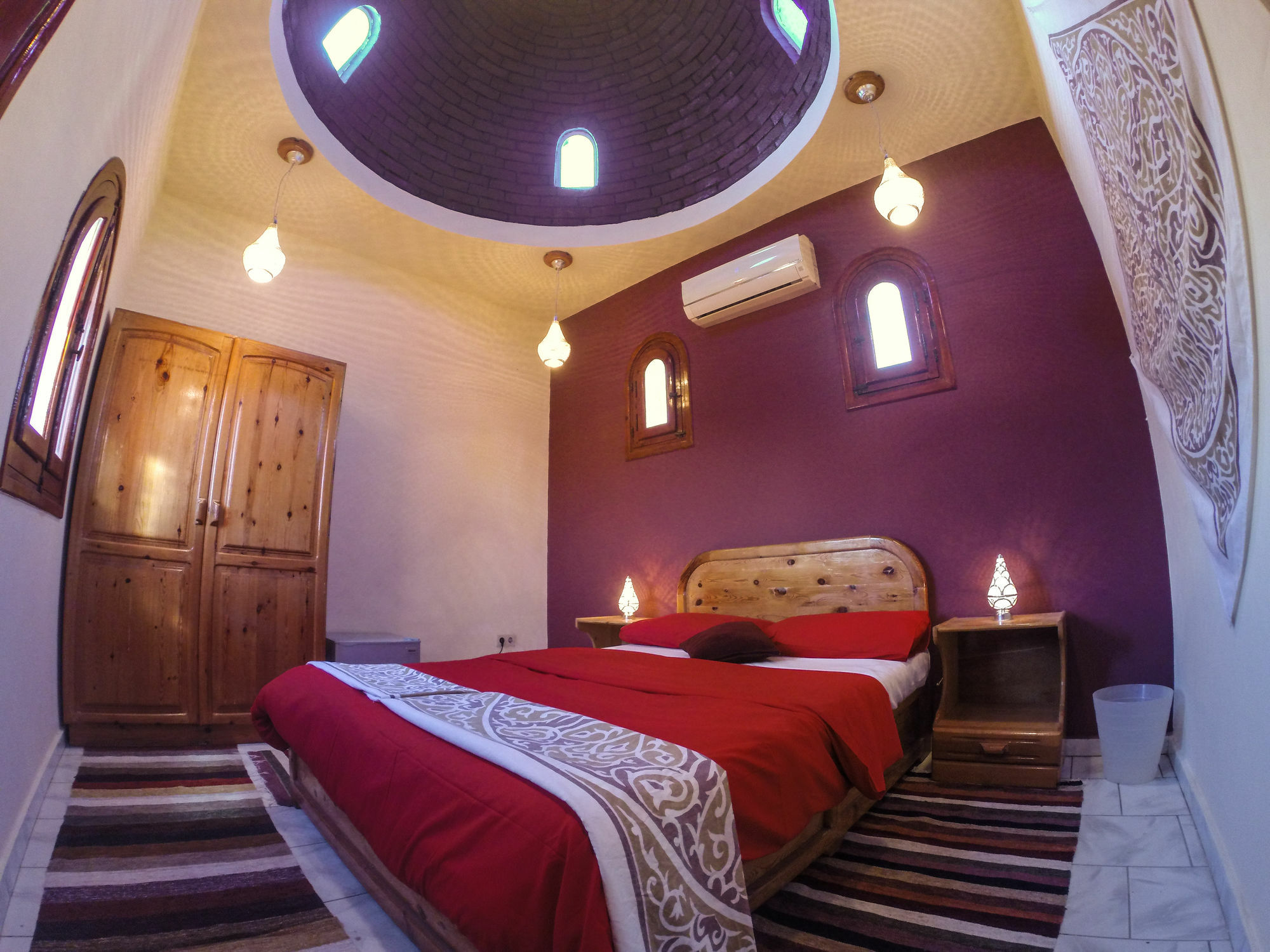 Divers Hostel