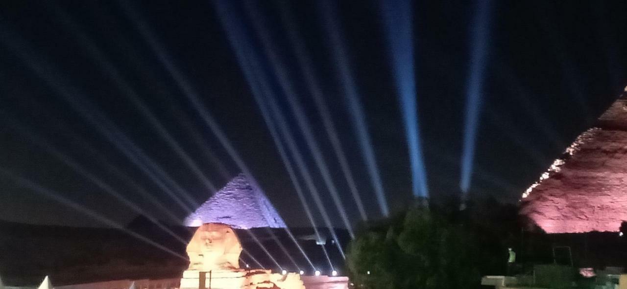Pyramids Overlook Han 2*