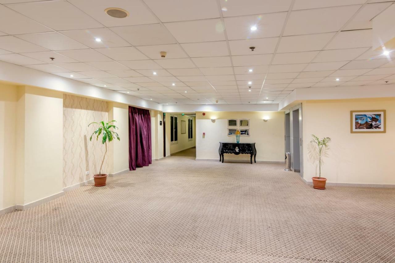 Hotel Tolip Family Club Borg El Arab 5*