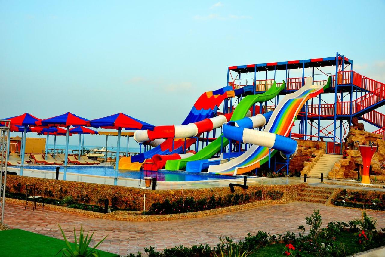 Resort Hawaii Caesar Dreams And Aqua Park - Families And Couples
