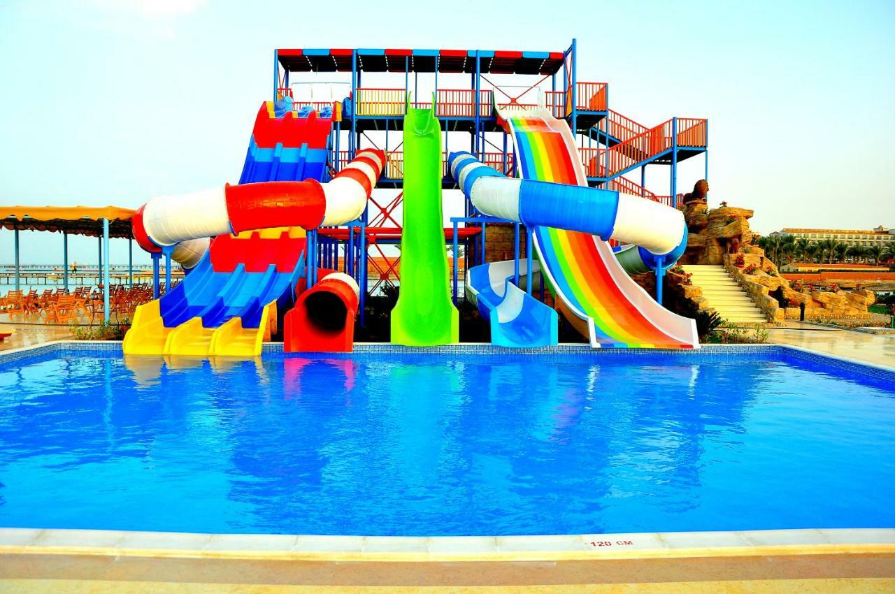 Hawaii Caesar Dreams And Aqua Park - Families And Couples