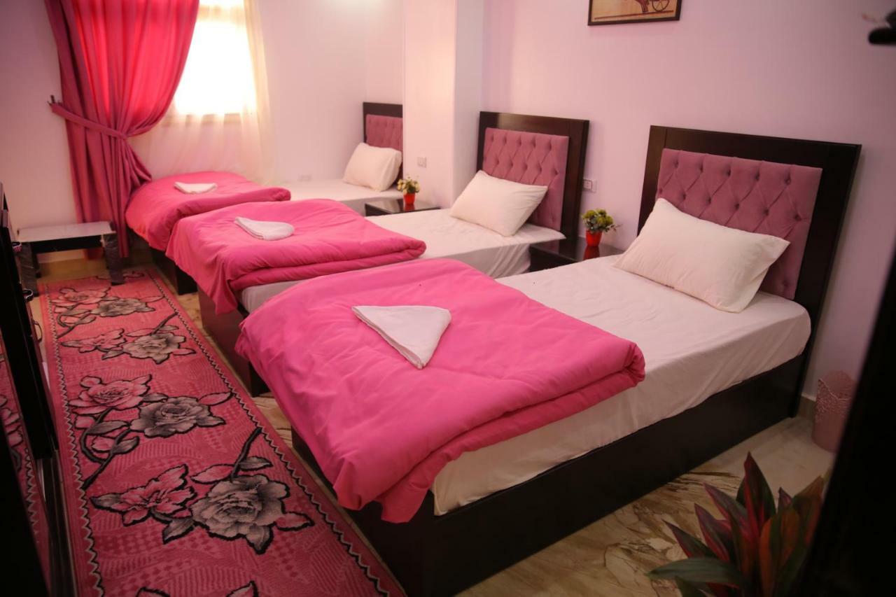Queen Pyramids View Inn 2*