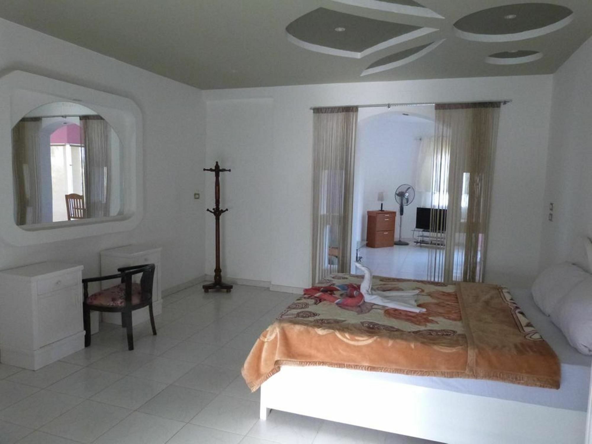 Spring Hotel Luxor