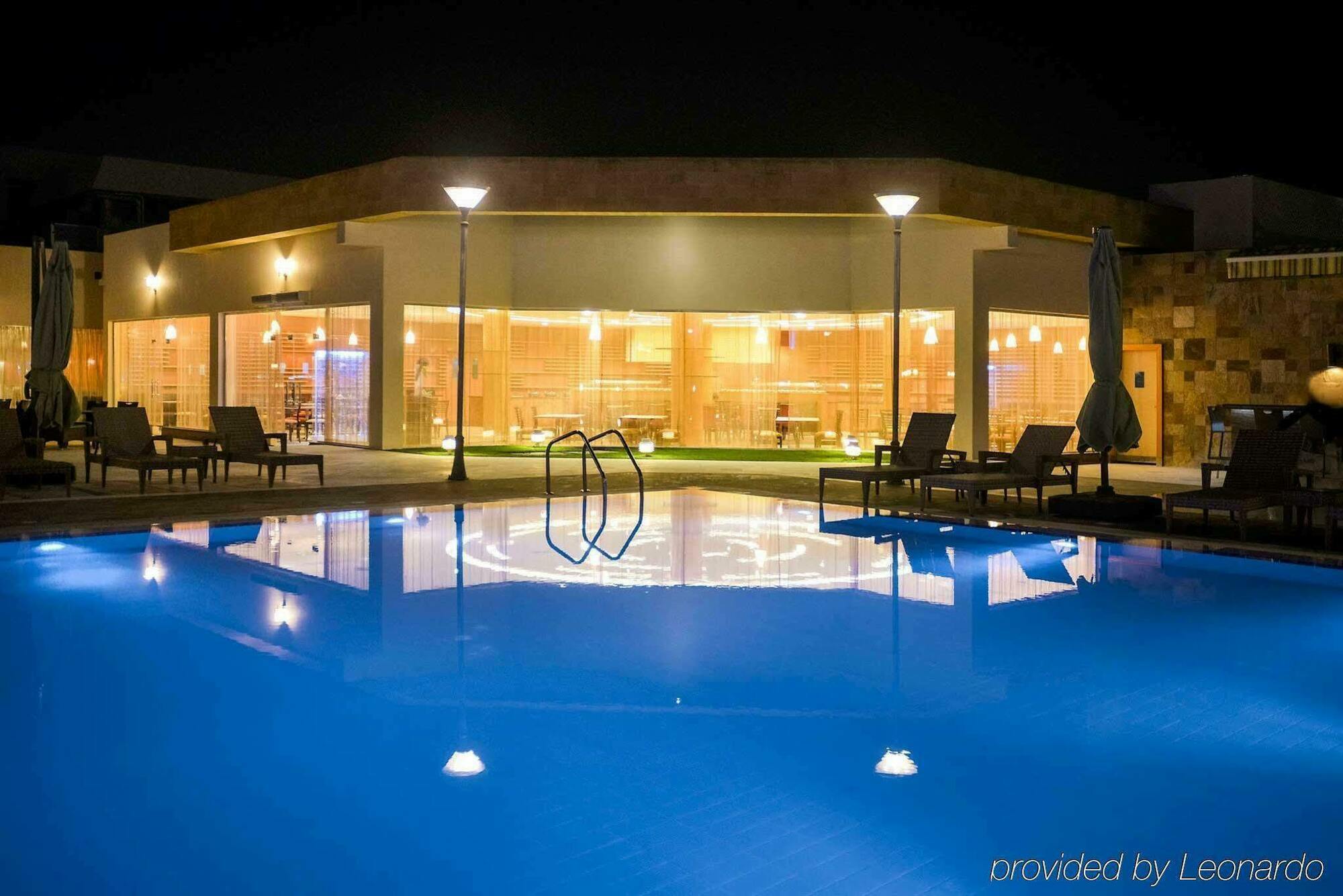 Hotel Novotel Airport 4*